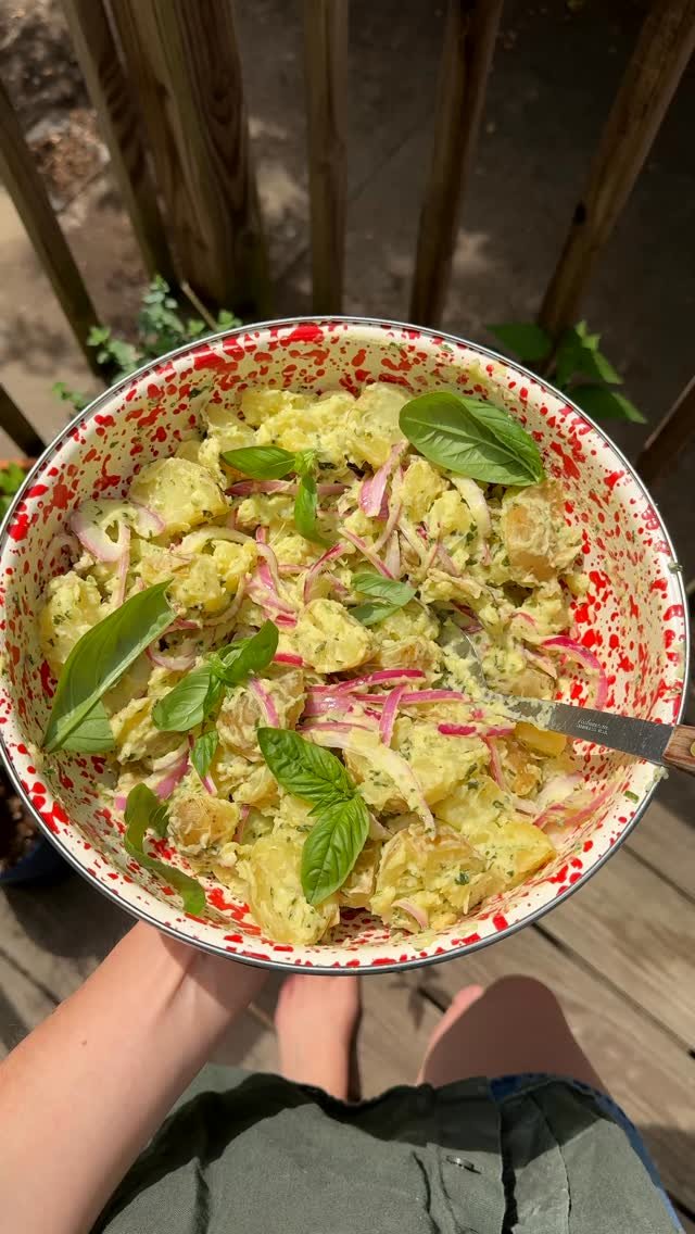 justine_snacks 게시물 이미지: Basil potato salad 🌱 the light, bright and...