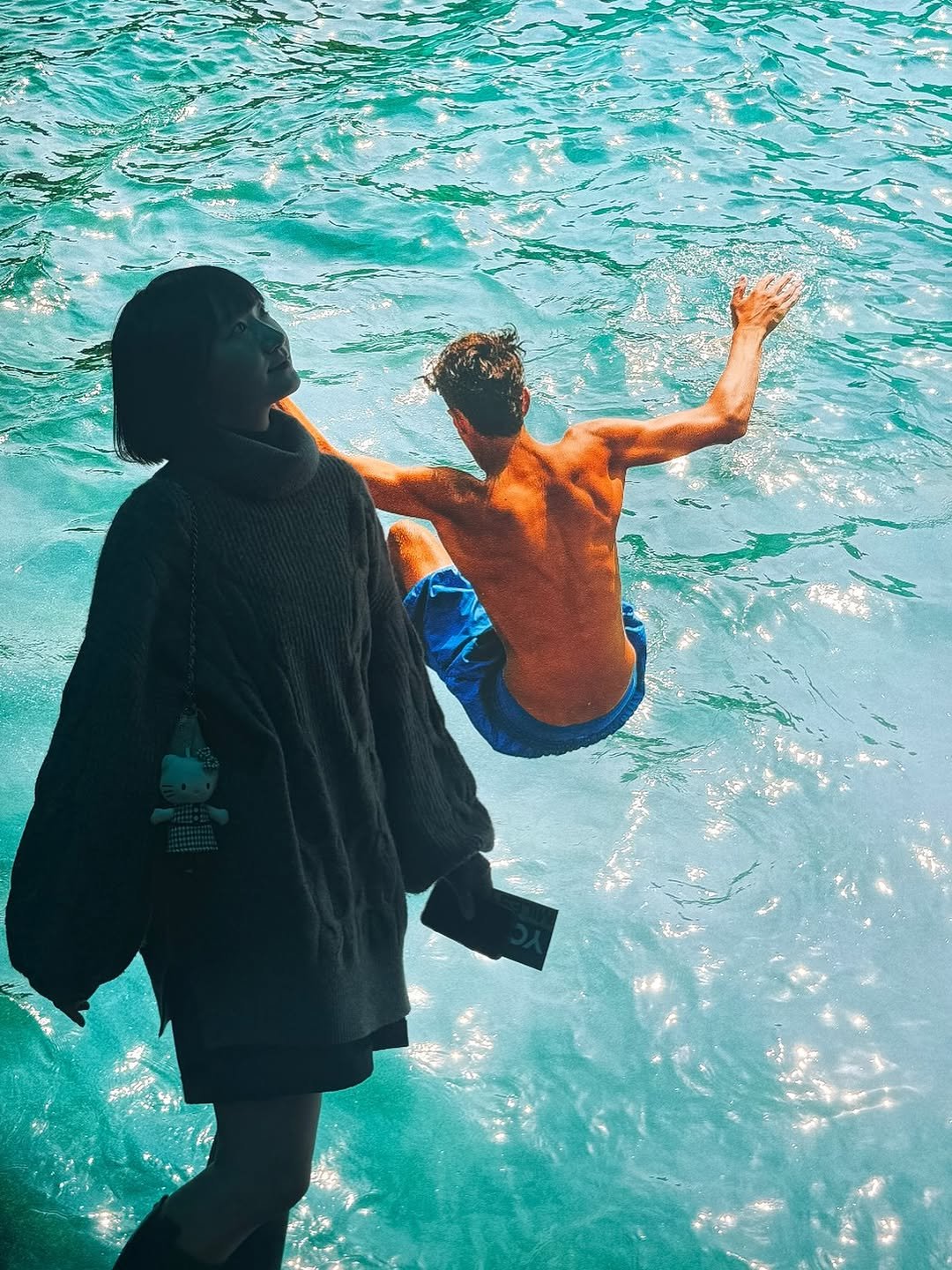 Photo by 채주연 | 수어통역사 on November 06, 2025. May be an image of swimming, wetsuit, pool, water, the Blue Grotto and text.