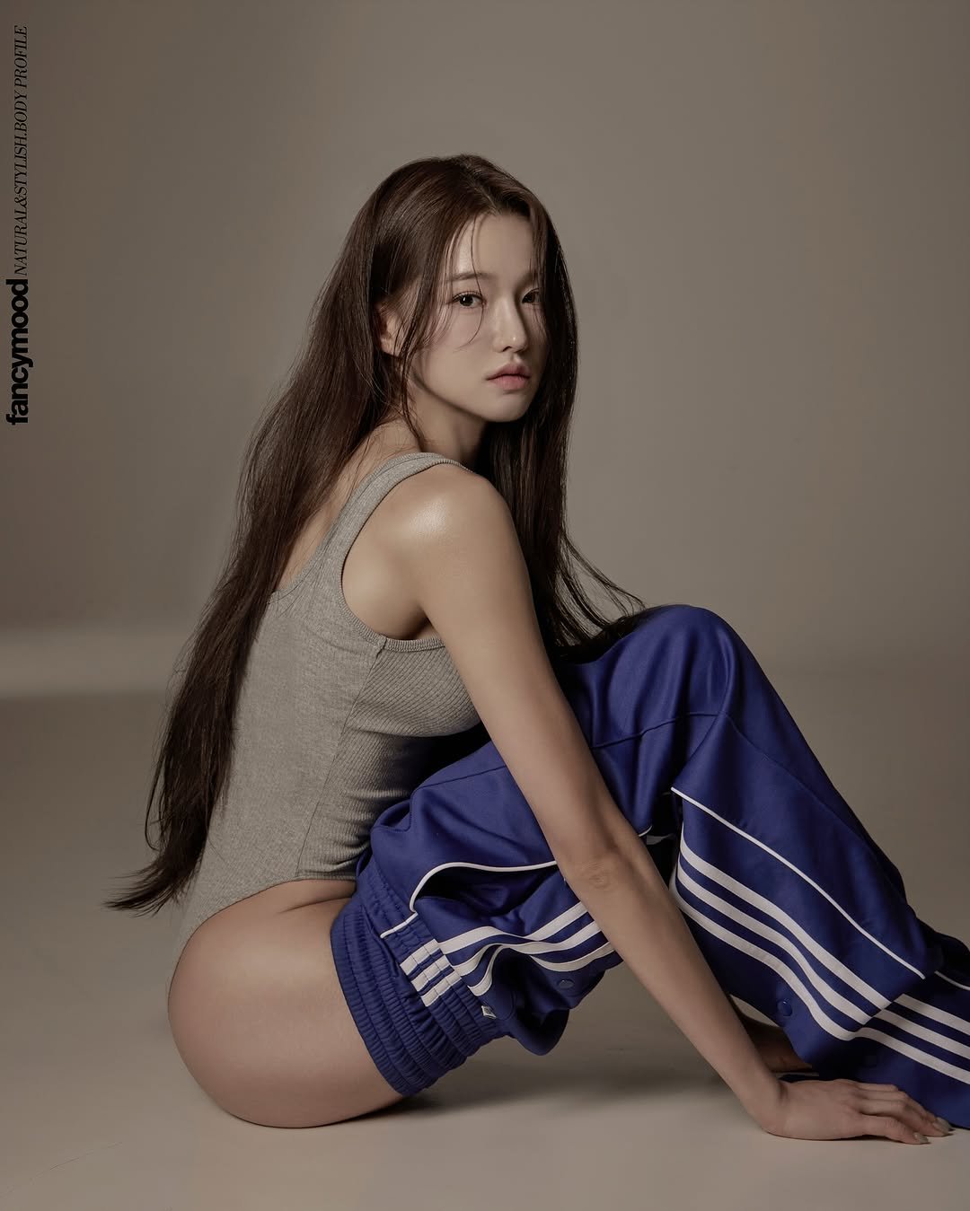 Photo shared by 주양 / 김주연 on September 22, 2025 tagging @fancymood.studio. May be an image of 1 person, makeup, hair and text.