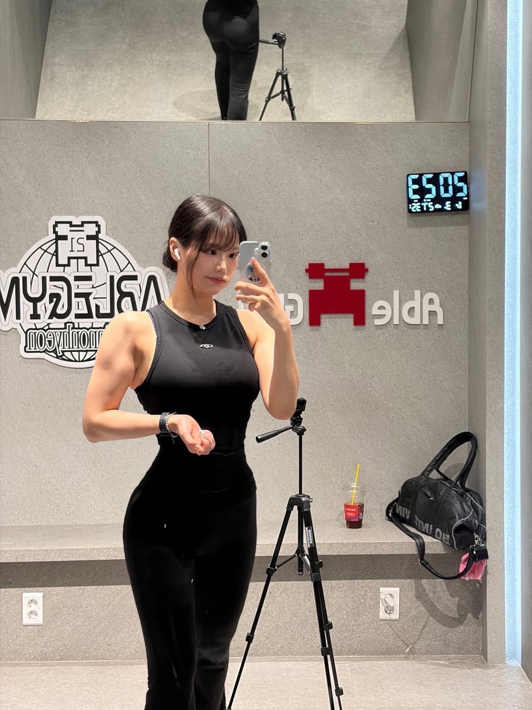 jweight_ 게시물 이미지: 오랜만에 신논현에서 어깨운동💪🏻💪🏻