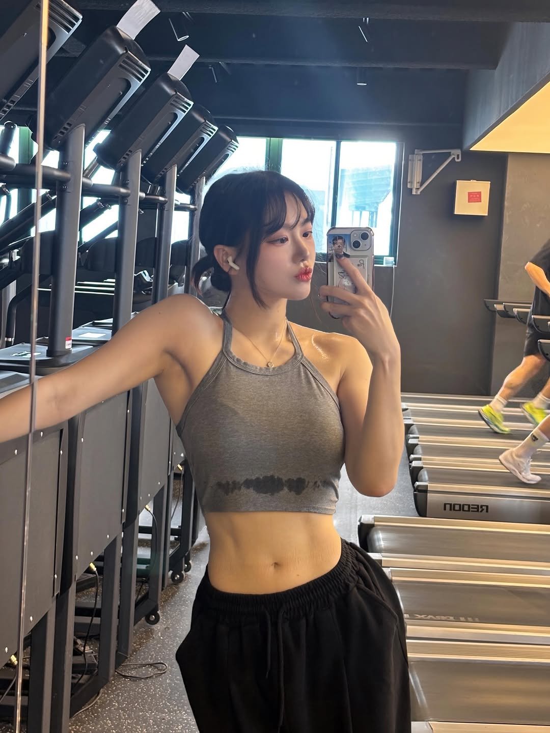jweight_ 게시물 이미지: 조만간 찜질방을 가야겠어 왜캐 땀나는게 좋지
아아 한달 있으면 자연찜질방이겠구나 하하ㅏㅎ핳