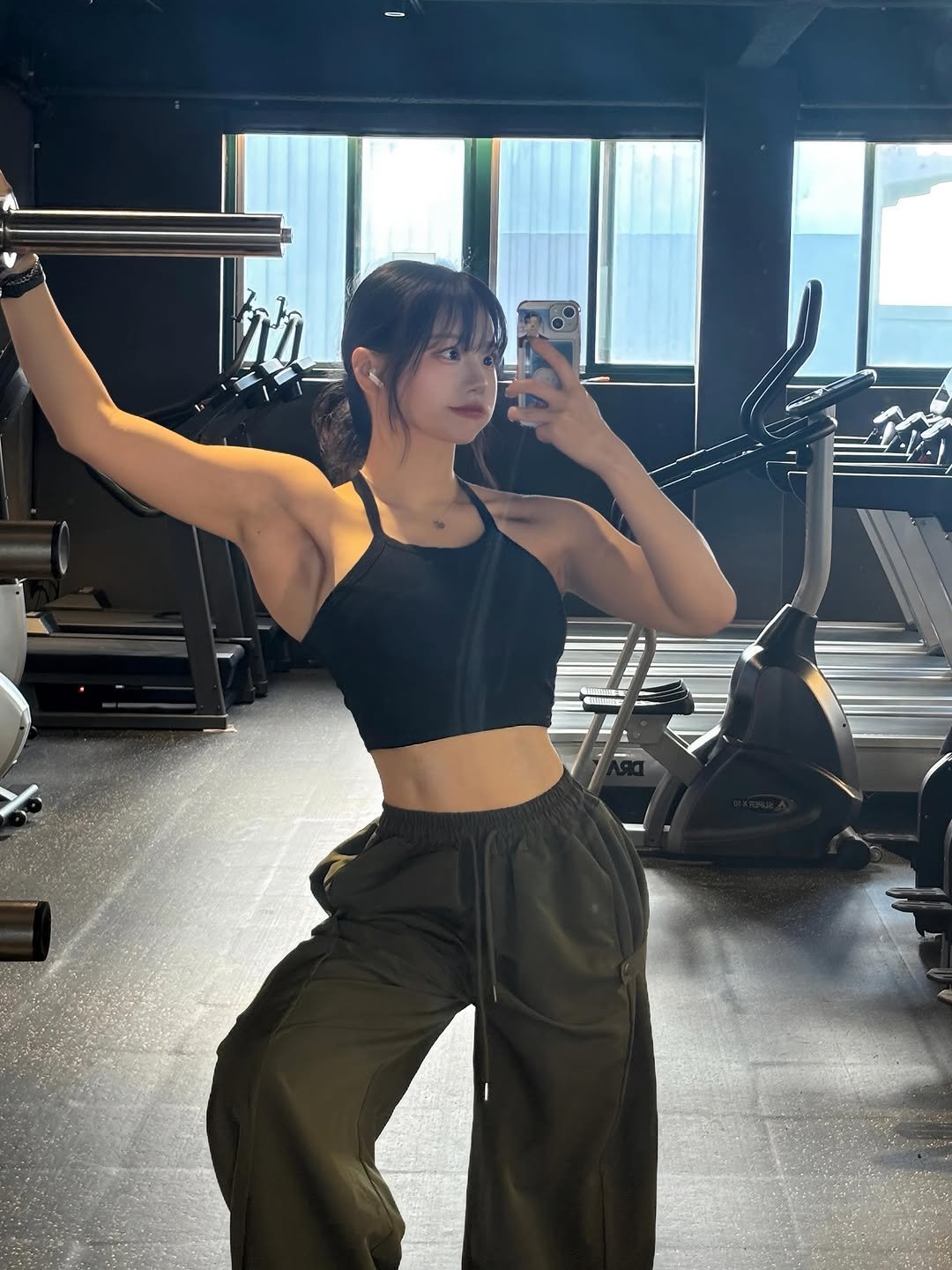 jweight_ 게시물 이미지: 그저 광배원툴인 여자.
더 커져라 얍.