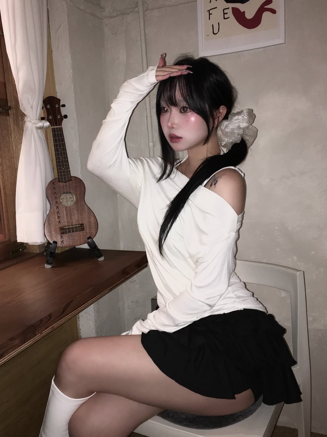 Photo by 간지원(27) on February 09, 2026. May be an image of one or more people, hair, miniskirt and costume.