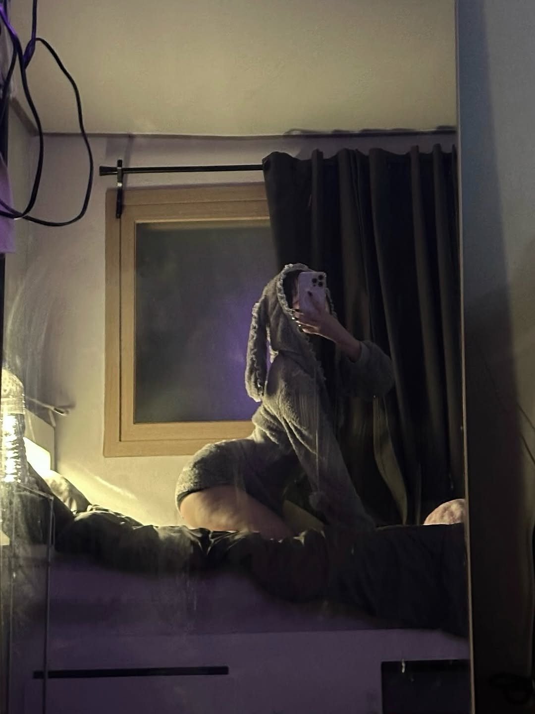 Photo by 간지원(27) on April 26, 2026. May be an image of curtains, mirror and text.