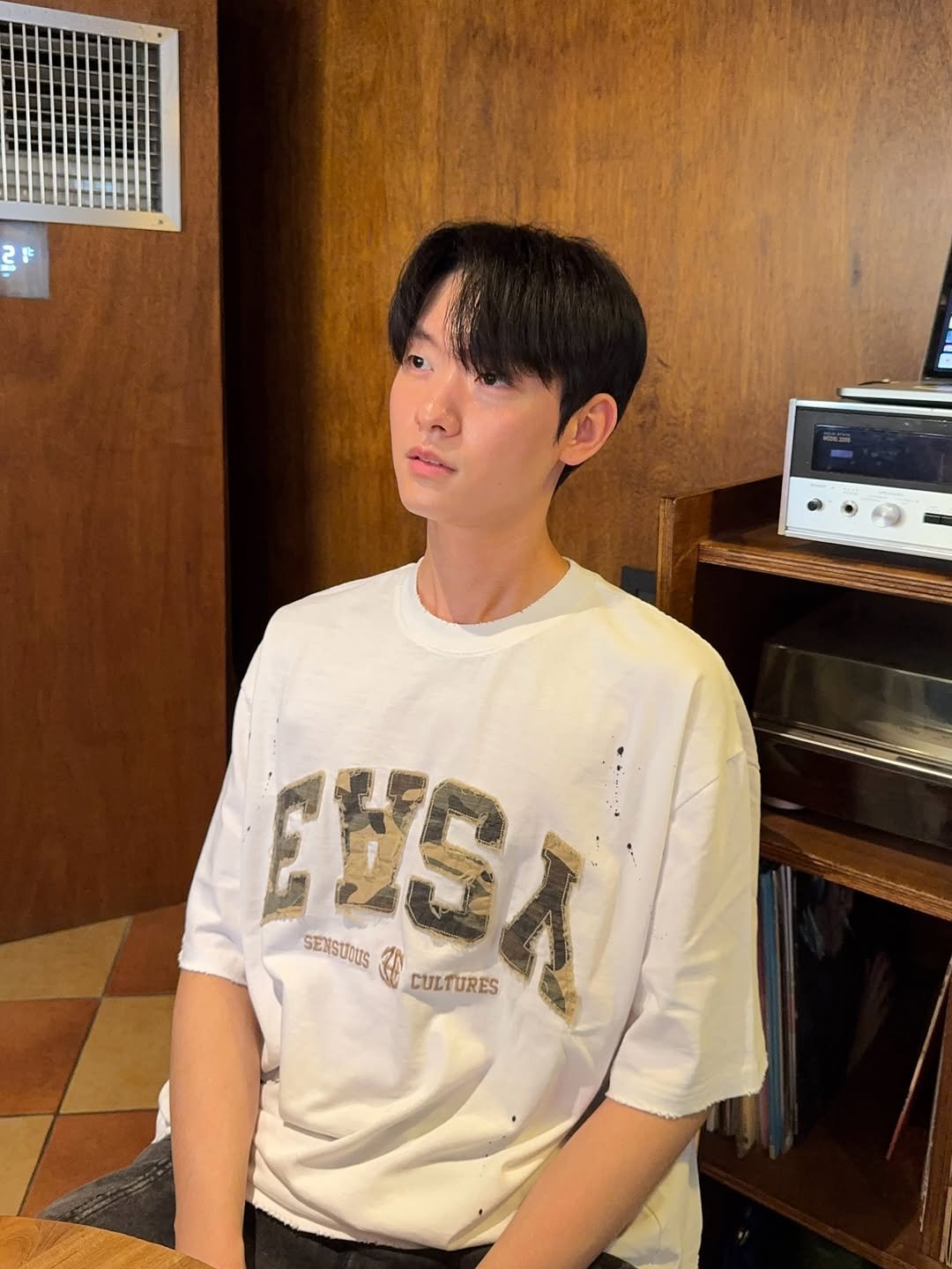 Photo shared by 백정훈 on August 01, 2025 tagging @easynoeasy_official. May be an image of 1 person, top and text.
