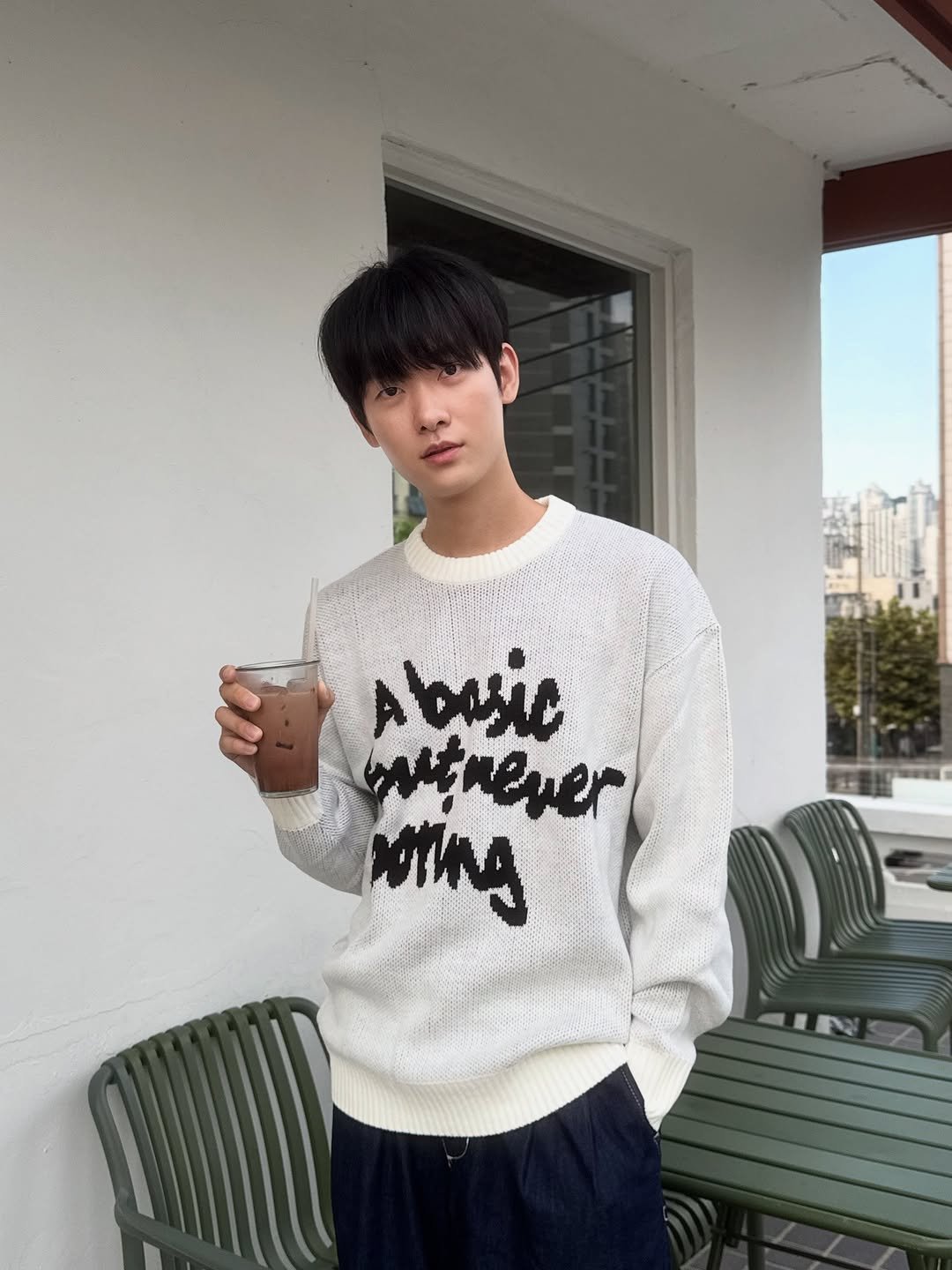 Photo shared by 백정훈 on September 26, 2025 tagging @blondnine_official, and @blon_d9. May be an image of 1 person, sweater, top, turtleneck, sweatshirt, sweatpants and text.