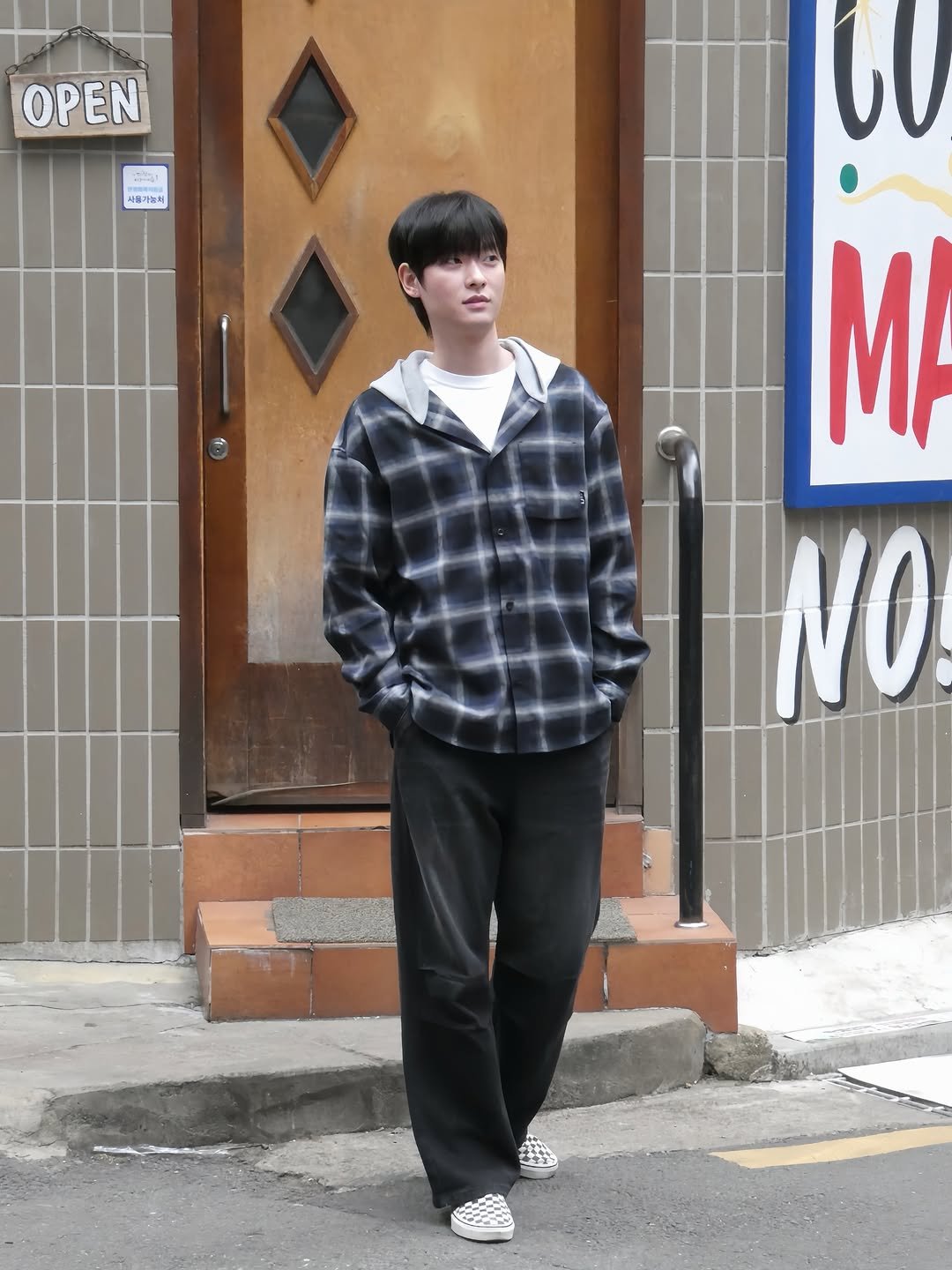 Photo shared by 백정훈 on March 09, 2026 tagging @notonlyfortoday_official. May be an image of text that says 'ΟΡΕΝ 사용가능차 M NO'.