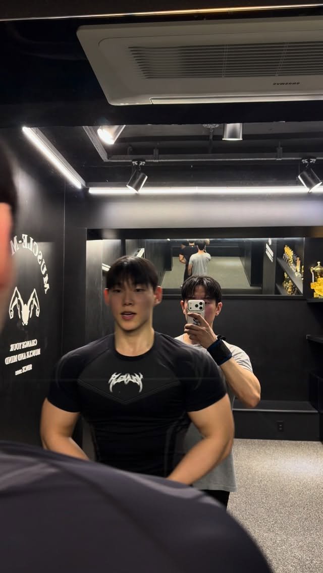 jycap_ 게시물 이미지: 영엘에이 입고 운동하면 프레임 넓어짐

미국 No.1 짐웨어...