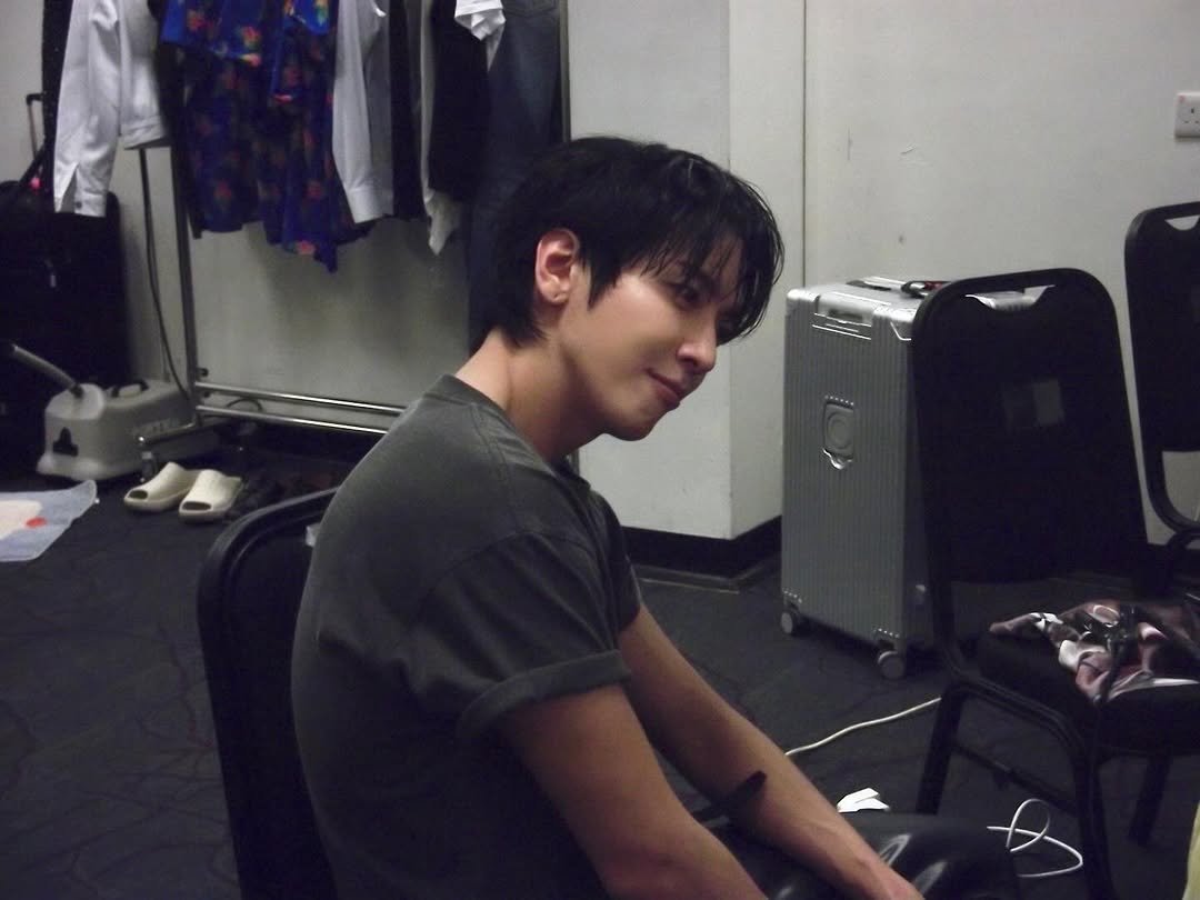 Photo by 정용화 on December 27, 2025. May be an image of one or more people, bangs, top and text.