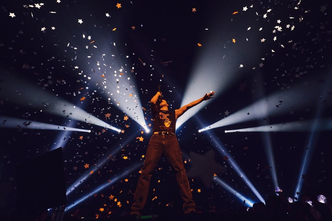 Photo shared by CNBLUE OFFICIAL on January 27, 2026 tagging @jyheffect0622. May be an image of crowd, concert and text.