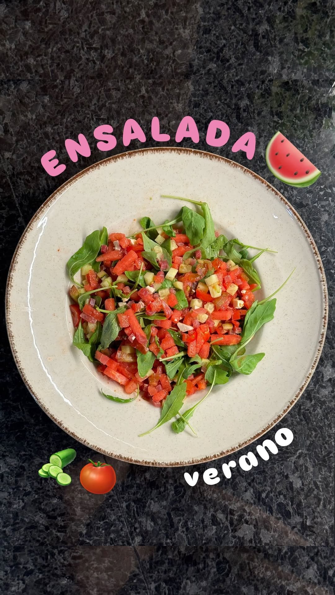 jynfits 게시물 이미지: Estoy adicta a esta ensalada 🍉❤️ te dejo la...