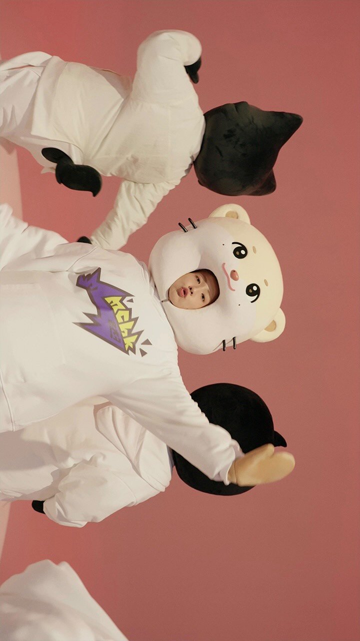 jypentertainment 게시물 이미지: NEXZ(넥스지) ”Mmchk“ NEXZOO ver. Performance...