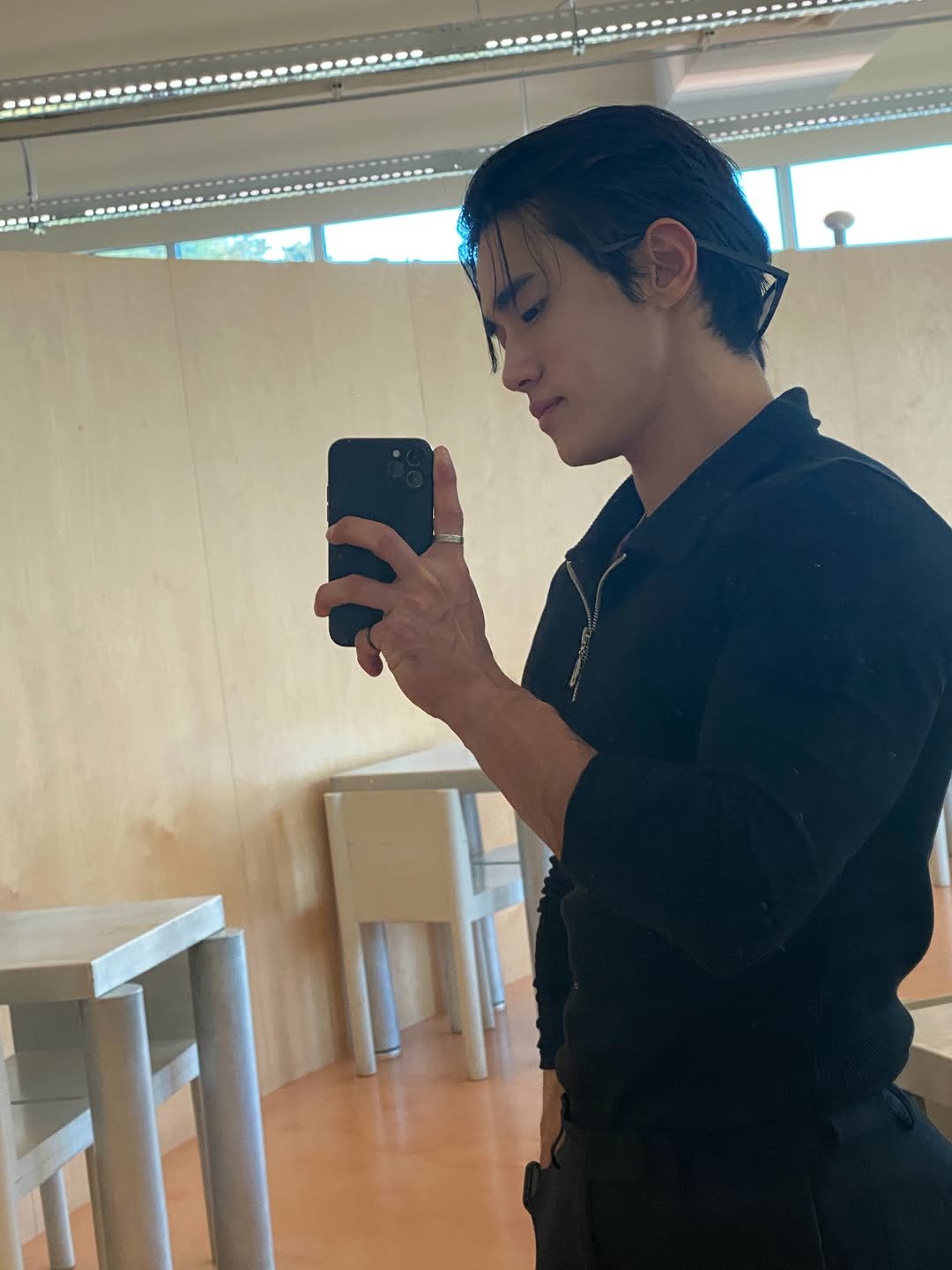 jyunn_____ 게시물 이미지: 여유있는 주말이 없구만

똥강아지 놀아줘야되는데 조금만이해해줘
오빠가 좀더 부지런해져볼게 🐾🫶