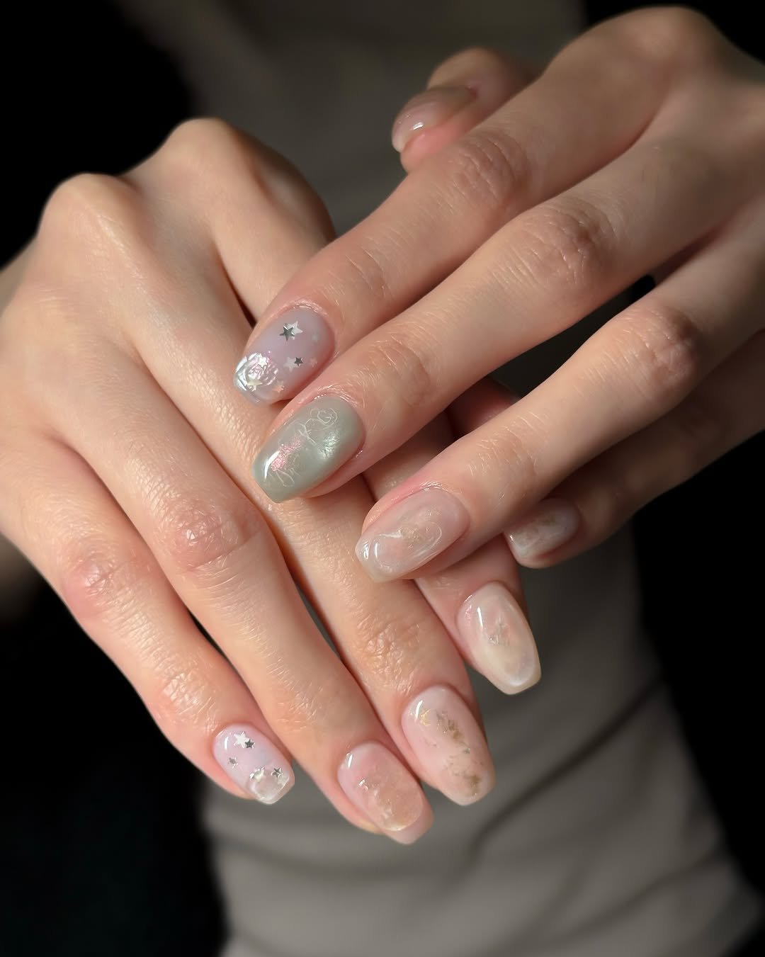 Photo by HAOUR 킨네일하우어𓍯공릉네일 공릉역네일 on March 28, 2026. May be an image of one or more people, fingernails and text.