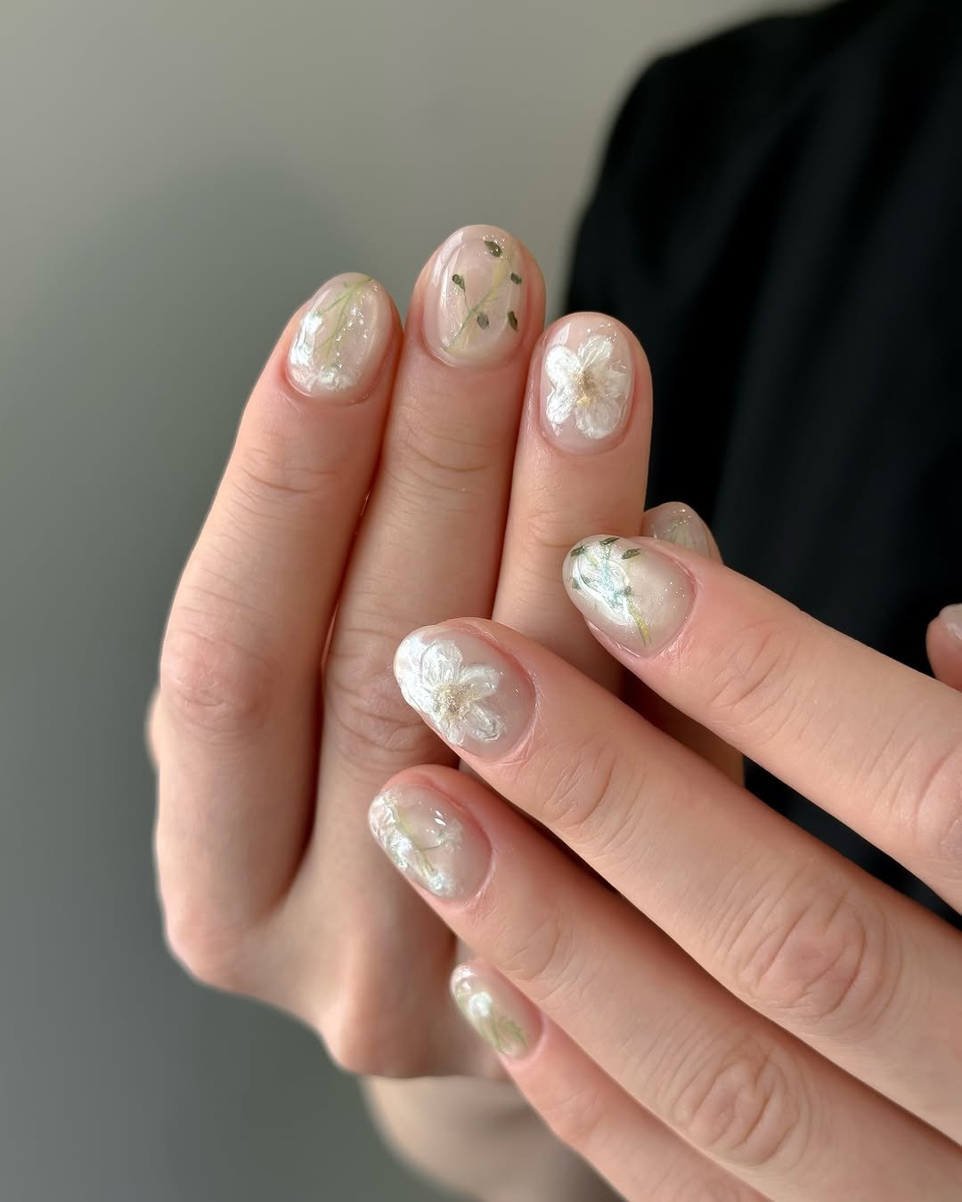 Photo by HAOUR 킨네일하우어𓍯공릉네일 공릉역네일 on April 03, 2026. May be an image of one or more people, fingernails and text.