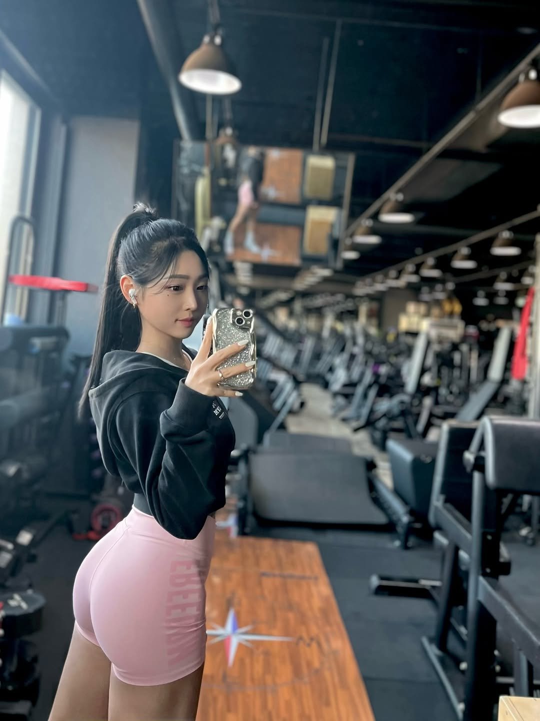 k___hyojin 게시물 이미지: 하기 싫은 걸 하자🍑

#하체 #오운완 #운동하는여자 #운동소통 #헬스타그램...