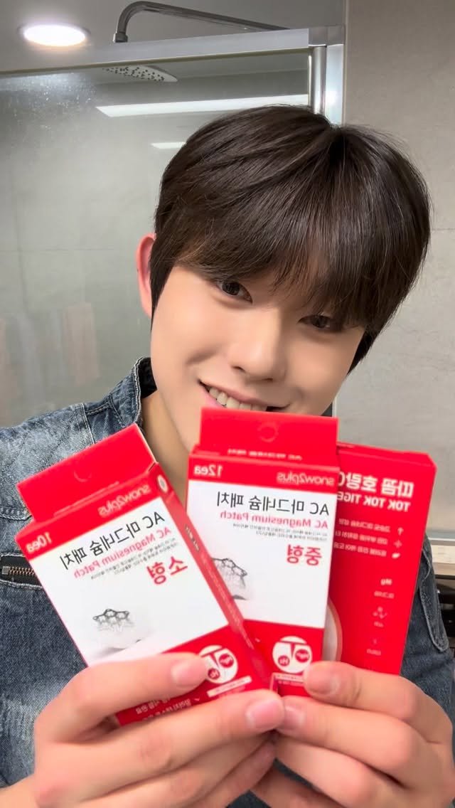 k__xx__jh 게시물 이미지: 트러블 올라오면 아직도 짜..?

저도 예전엔 무조건 손부터 갔거든요?!
근데 그게...