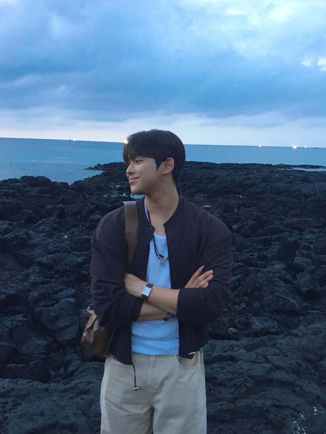 k__xx__jh 게시물 이미지: 둘러보시고 뭐가 제일 괜찮은지 투표해주십사.

(투표 4개밖에 안돼요😭)
