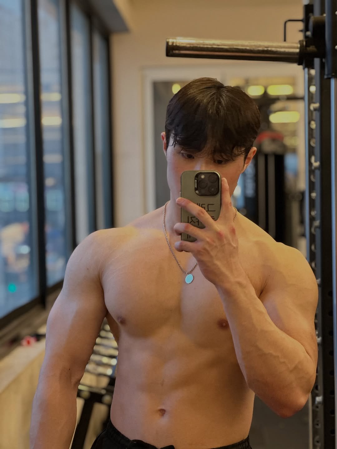 Photo by 고제형 on September 08, 2025. May be an image of 1 person, biceps, body building and text.
