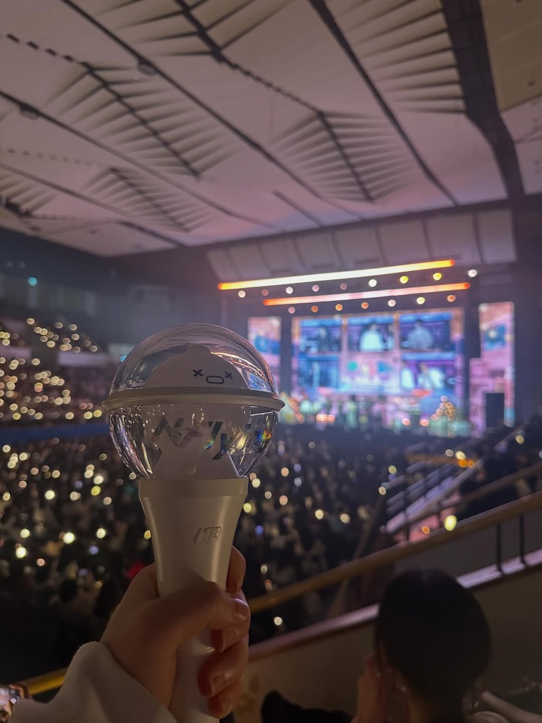 Photo by 김유진(로쩌니) on March 21, 2026. May be an image of concert and text.