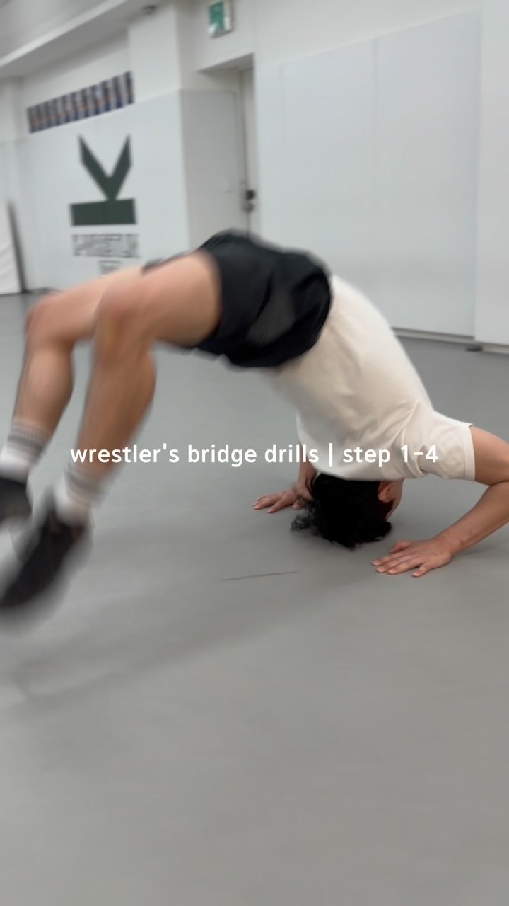k_wrestling_hongdae 게시물 이미지: 레슬링 브릿지 회전, 이렇게 연습하세요

레슬링의 기본 움직임 중...