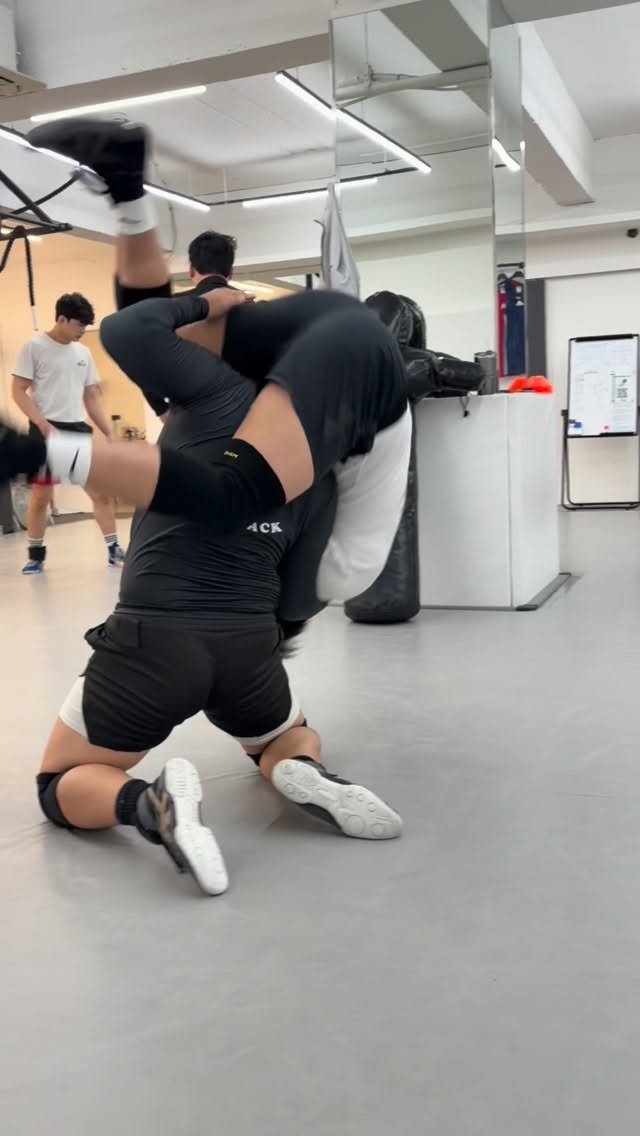 k_wrestling_hongdae 게시물 이미지: 홍대 합정에서 레슬링을 가장 쉽고 재밌게 배울 수 있는 곳! 레슬링 전문 체육관에서...