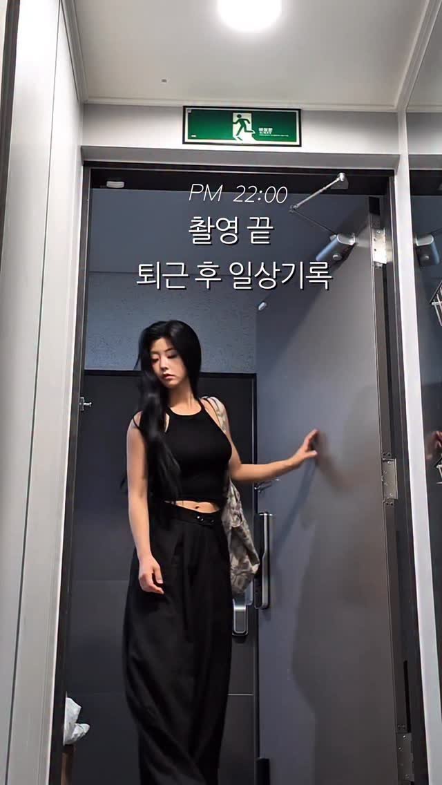 ka_young2000 게시물 이미지: 영상 길이가 길지만 이런 브이로그 감성 어때요..?🫣🥹❤️
새벽까지 힘둘게...