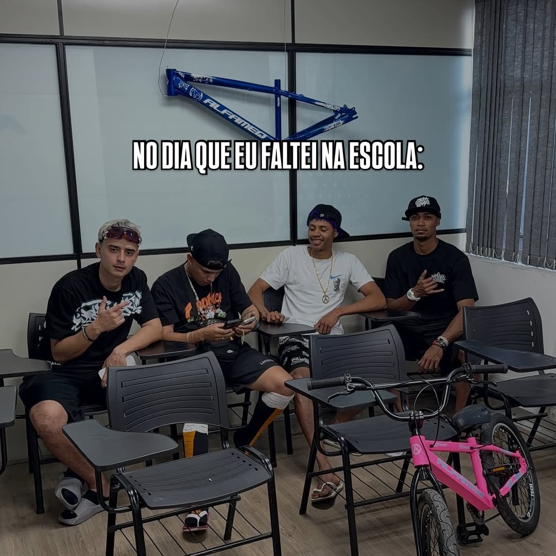 kaiozera46 게시물 이미지: Eles aparecem. 🧑🏻‍🏫