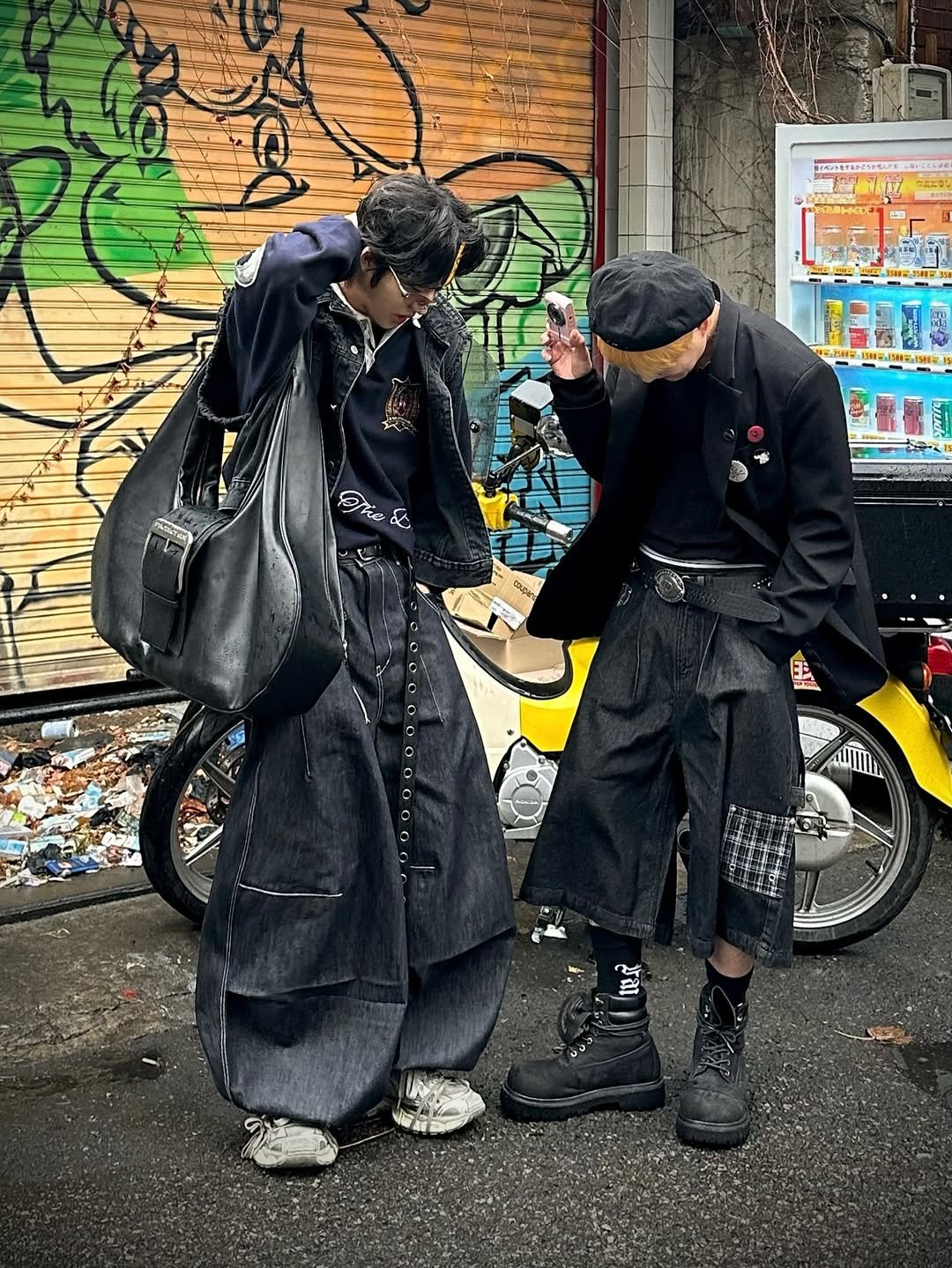Photo shared by 민 이 on March 09, 2026 tagging @musinsa.official, @kaje_j95, @snatched_outfit, @kream.co.kr, @outfitbattles_korea, and @hiphye_official. May be an image of one or more people, overcoat, duffle coat, kilt, street and text.