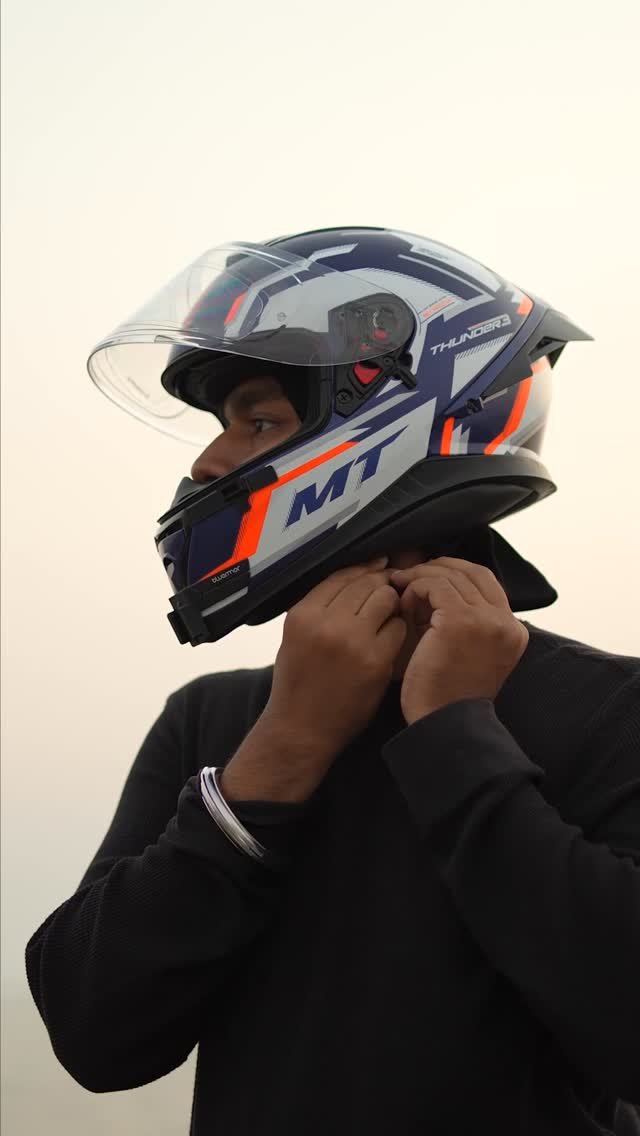 kalakaar_moto_trails 게시물 이미지: Sigma Male Never Wear Or Lock their helmet strap