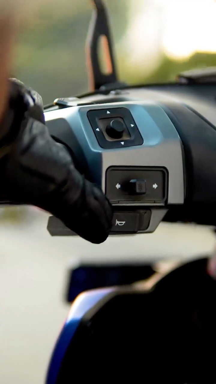 kalakaar_moto_trails 게시물 이미지: 27 honks in a minute!! 📢 

Honking won’t clear...