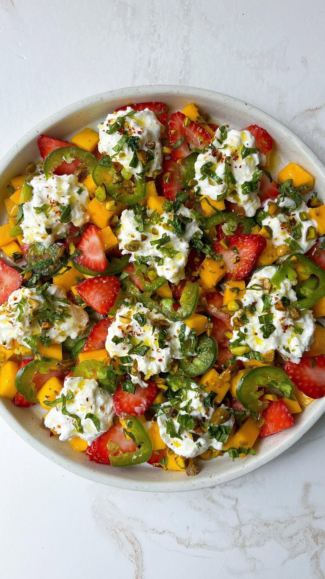 kalememaybe 게시물 이미지: mango and strawberry salad with cucumber,...