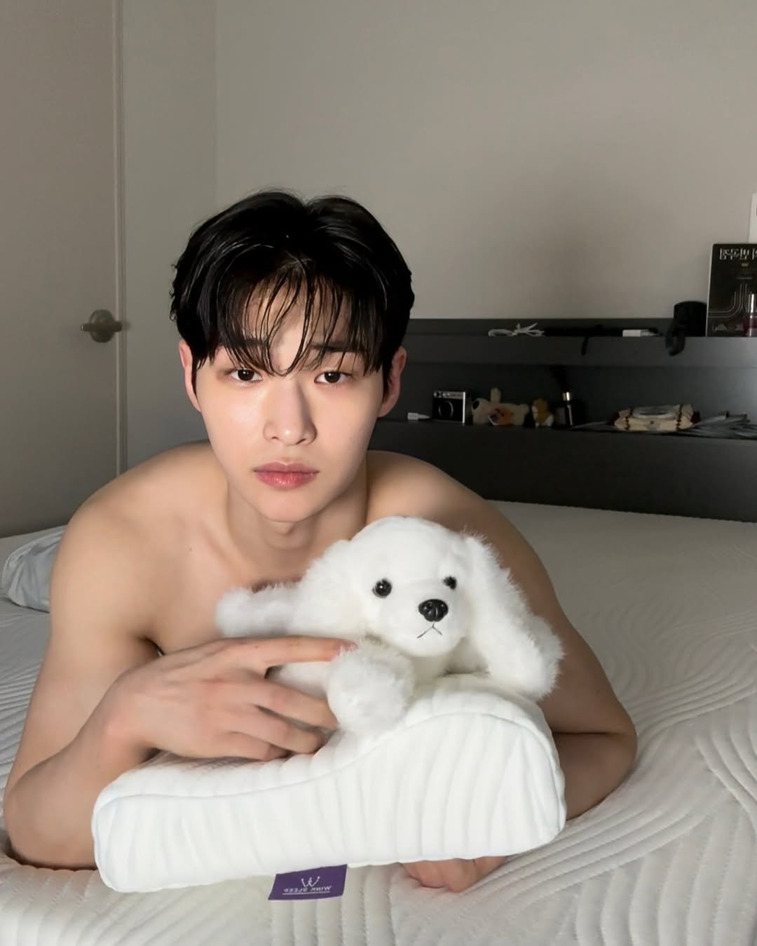 Photo shared by 간현배 on February 27, 2025 tagging @winksleep_official.