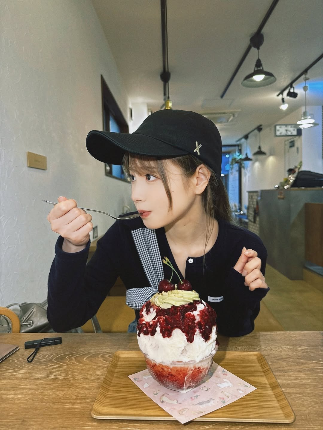kana_momonogi 게시물 이미지: 打ち合わせ＆🍧

@tulm.official.japan...