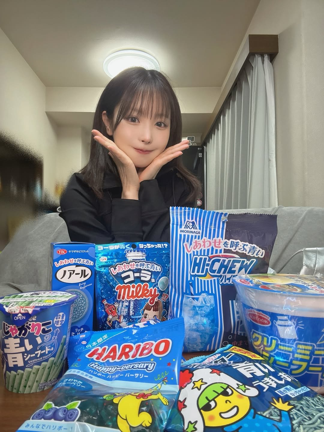 Photo by 桃乃木かな on February 27, 2026. May be an image of popcorn, wafer, candy and text.