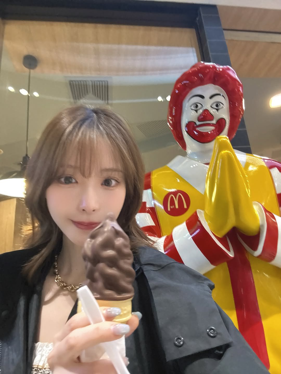 Photo by 桃乃木かな on November 25, 2025. May be an image of ice cream and text.