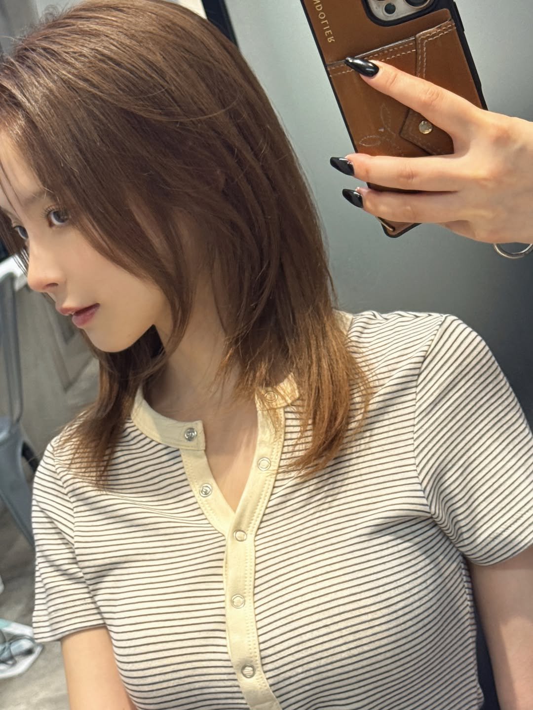 kana_momonogi 게시물 이미지: ヘアメンテナンス🫧

根本のリタッチとトリートメントしてもらったよ！
会うメイクさん会うメイク...