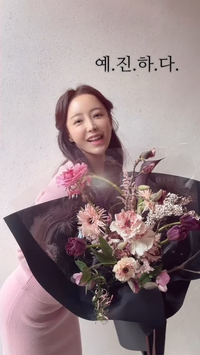 kang__yejin 게시물 이미지: 🌸예.진.하.다🌸

마음의 여유가 필요했던 지난해,
우연히 꽃과 함께...