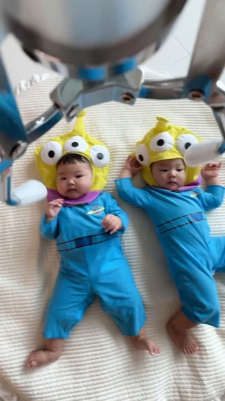 kangdantwins 게시물 이미지: 인형뽑기 실패한 이유 #강단남매 #엔조이커플 #enjoycouple #baby #육아