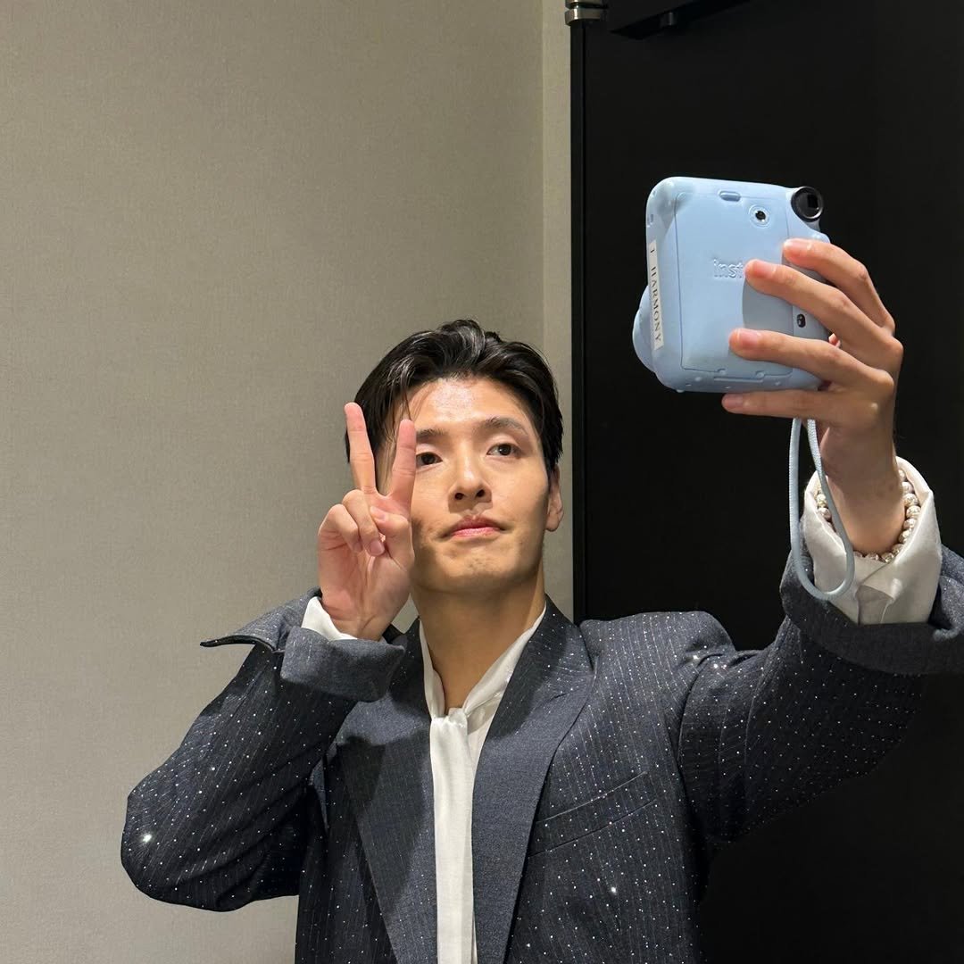 kanghaneul_official 게시물 이미지: ✌️