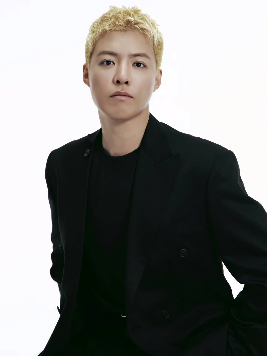 kangkangnam 게시물 이미지: 프로필사진 찍엇서요 
이재 찍었으니 엄천 먹어야지~~~~~~~
부페...