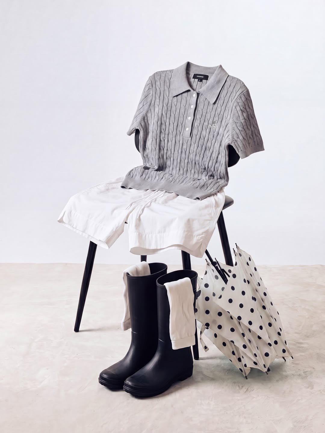 kangolkorea 게시물 이미지: RAINY DAY STYLING

흐린 날에도 가볍게,
스타일은 더...