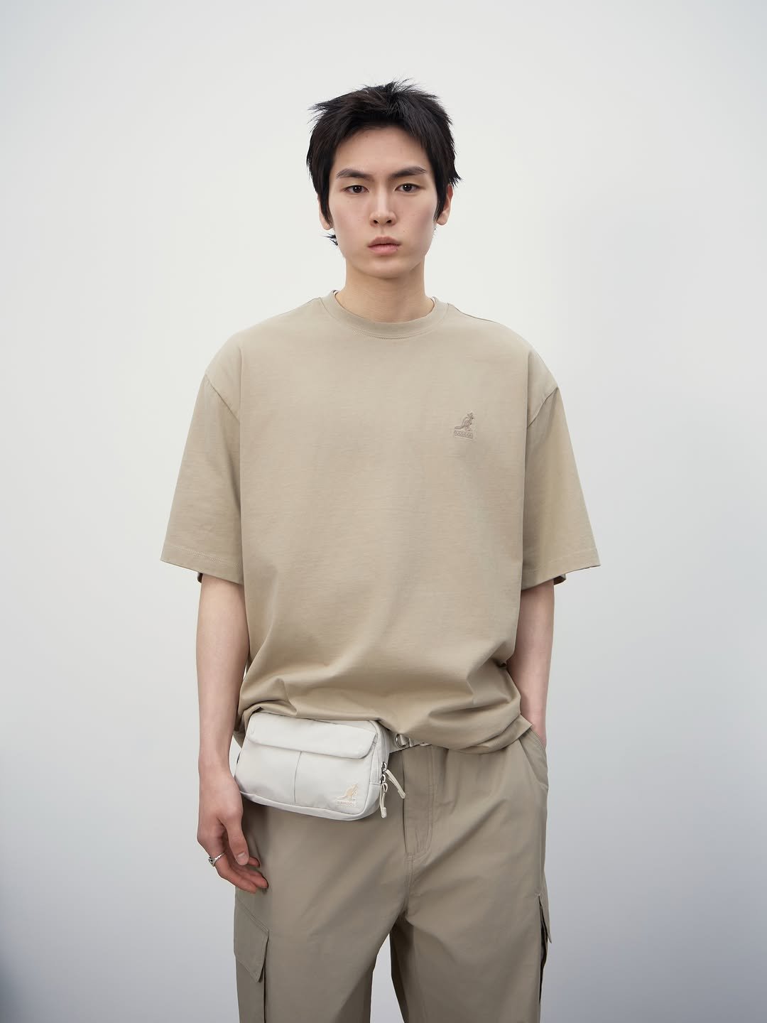 kangolkorea 게시물 이미지: SUMMER T-SHIRT

가벼운 착용감으로 완성하는 썸머룩.

다양한 하의와...