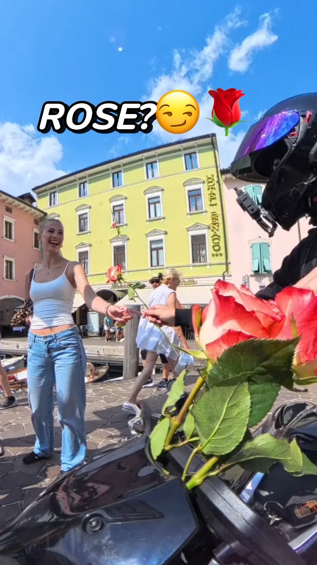 karavasy_ 게시물 이미지: FREE FLOWERS IN ITALY 🇮🇹🌹

Just @juloko.co and...