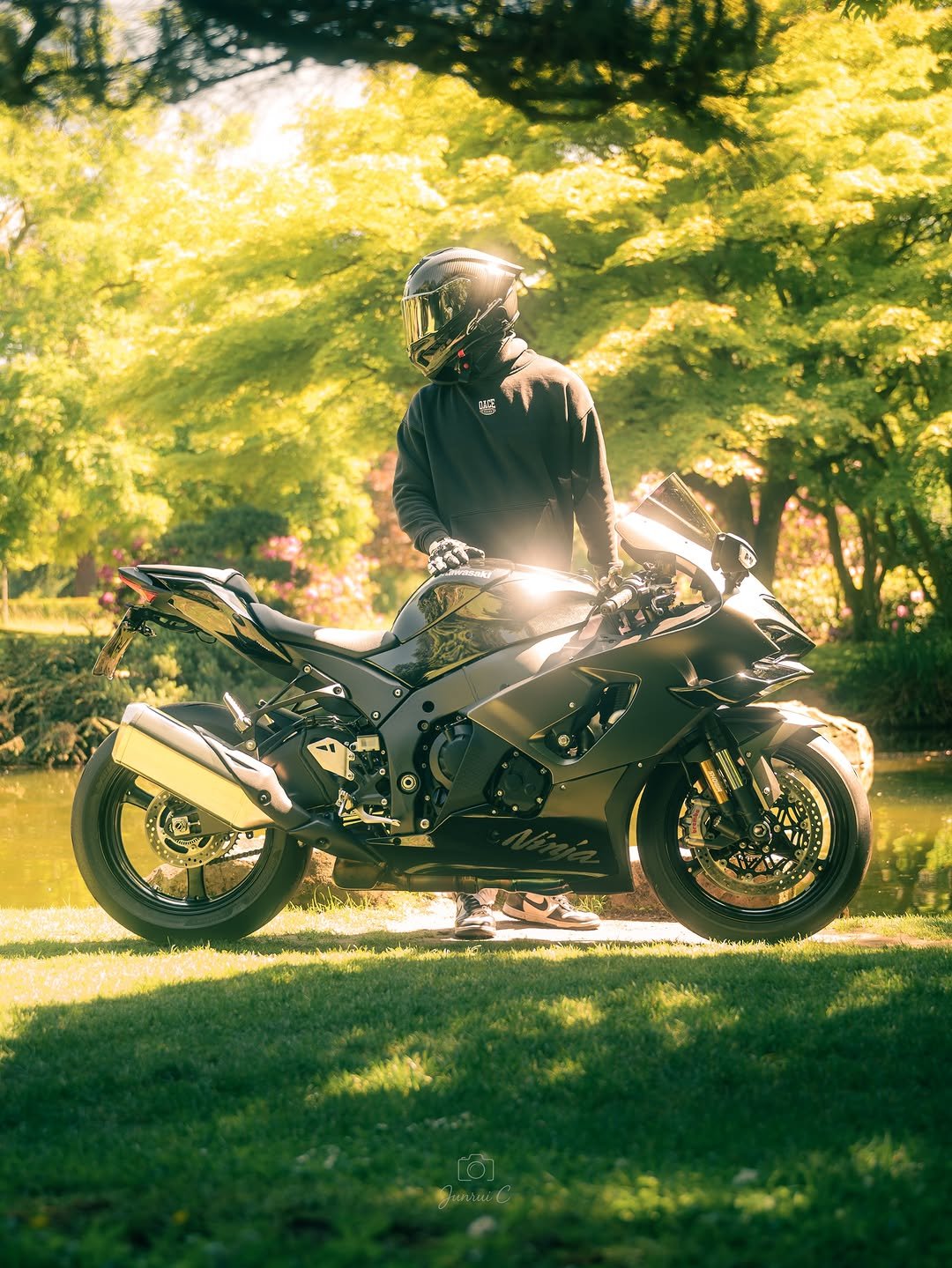 karavasy_ 게시물 이미지: ZX10R im Japanischen Garten ist echt ein...
