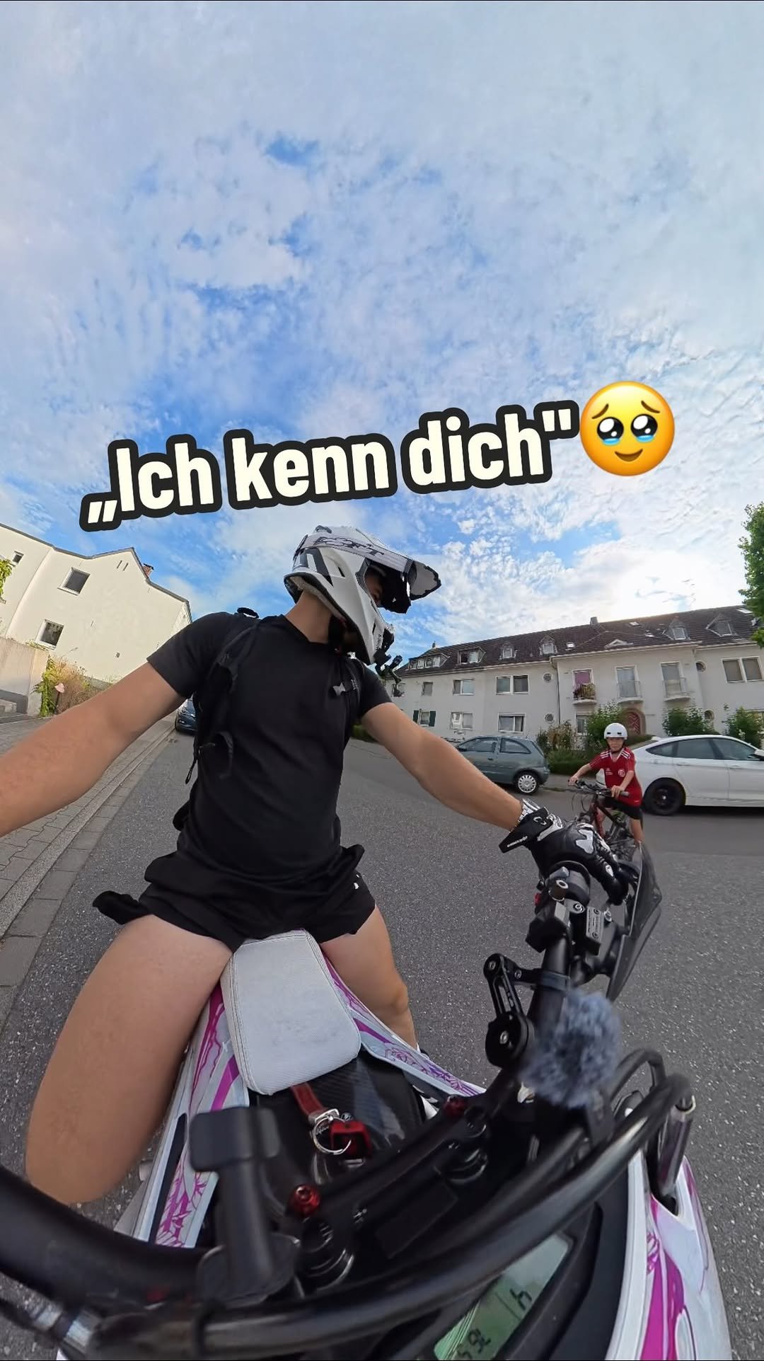 karavasy_ 게시물 이미지: "Ich kenn dich von TikTok"👀

Wie süß der...