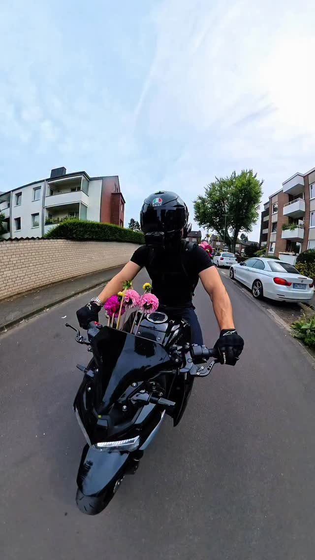 karavasy_ 게시물 이미지: Liebe für die Omis 🥰❤️

Manchmal wird...