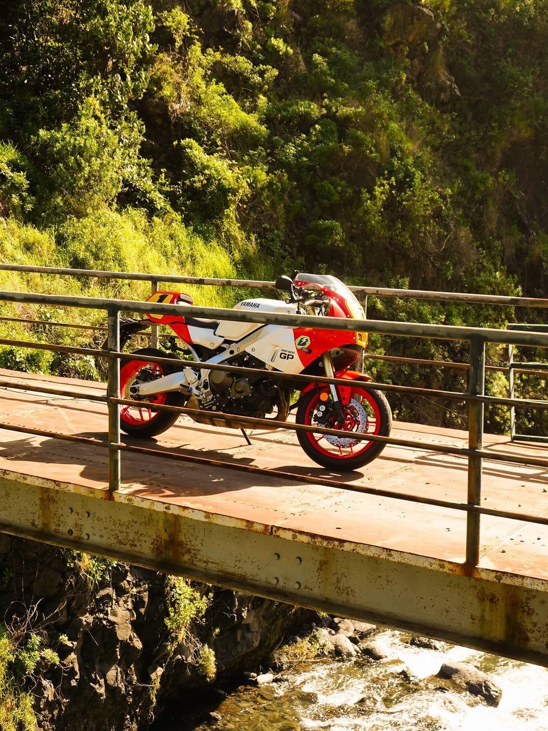 Photo shared by Karavasy on February 09, 2026 tagging @lmrsmotos, and @blitzrent.pt. May be an image of dirt bike, motorcycle, helmet, scooter and text.