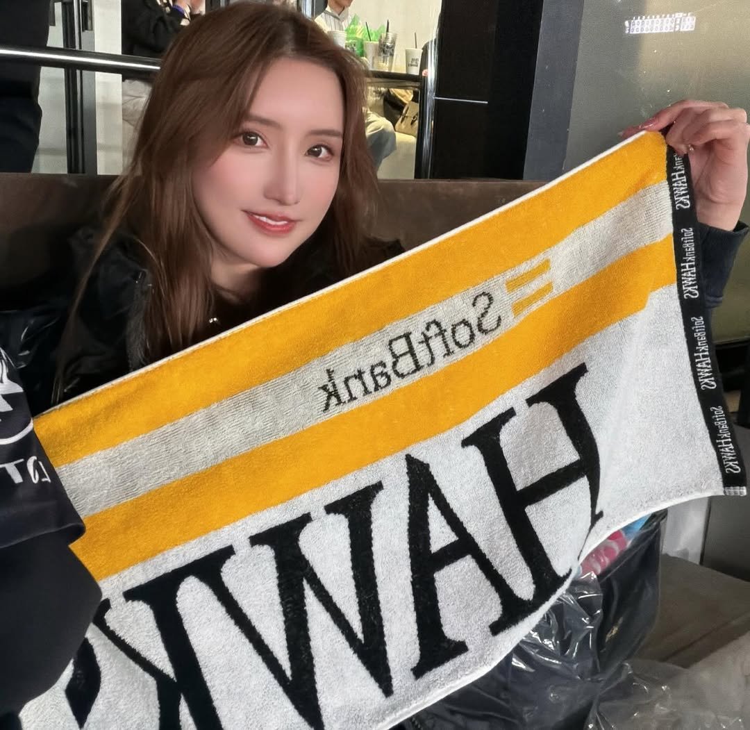 karen_yuzuriha 게시물 이미지: 🦅⚾️
サヨナラ、ロッテ凄いよ。
ソフトバンクを追いかけてZOZOまで✌️