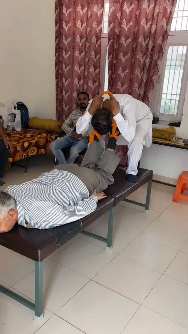 karnalplus 게시물 이미지: 😱 कमर और घुटनों के पुराने दर्द का रामबाण इलाज!...